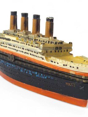 VTG RMS Titanic Porcelain Hinged Trinket Box Ship Collectible Memorabilia Rare